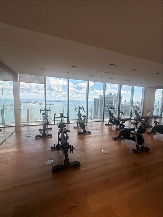 For Sale: $1,775,000 (2 beds, 2 baths, 1578 Square Feet)