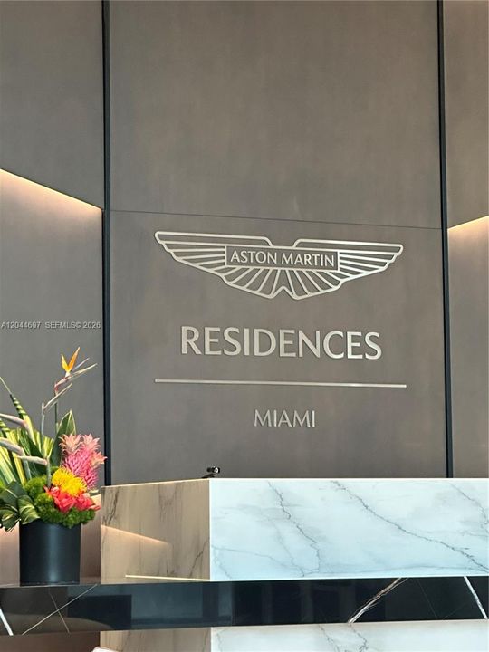 For Sale: $1,775,000 (2 beds, 2 baths, 1578 Square Feet)