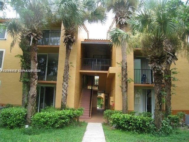 For Rent: $1,800 (1 beds, 1 baths, 734 Square Feet)