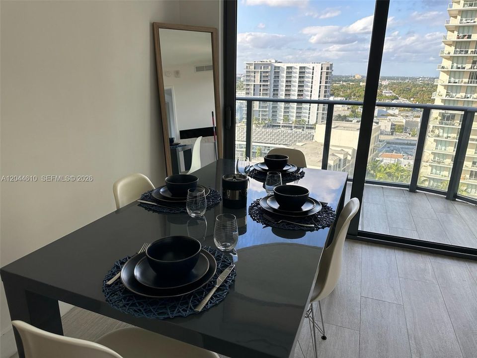 For Rent: $4,500 (1 beds, 1 baths, 621 Square Feet)