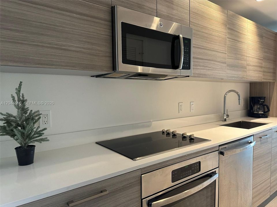 For Rent: $4,500 (1 beds, 1 baths, 621 Square Feet)