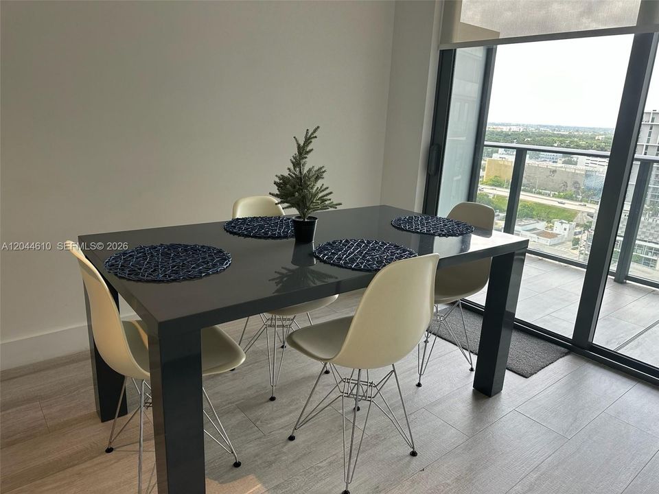 For Rent: $4,500 (1 beds, 1 baths, 621 Square Feet)
