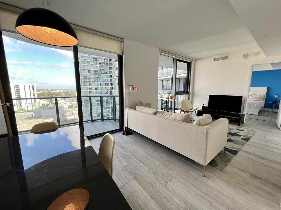 For Rent: $4,500 (1 beds, 1 baths, 621 Square Feet)