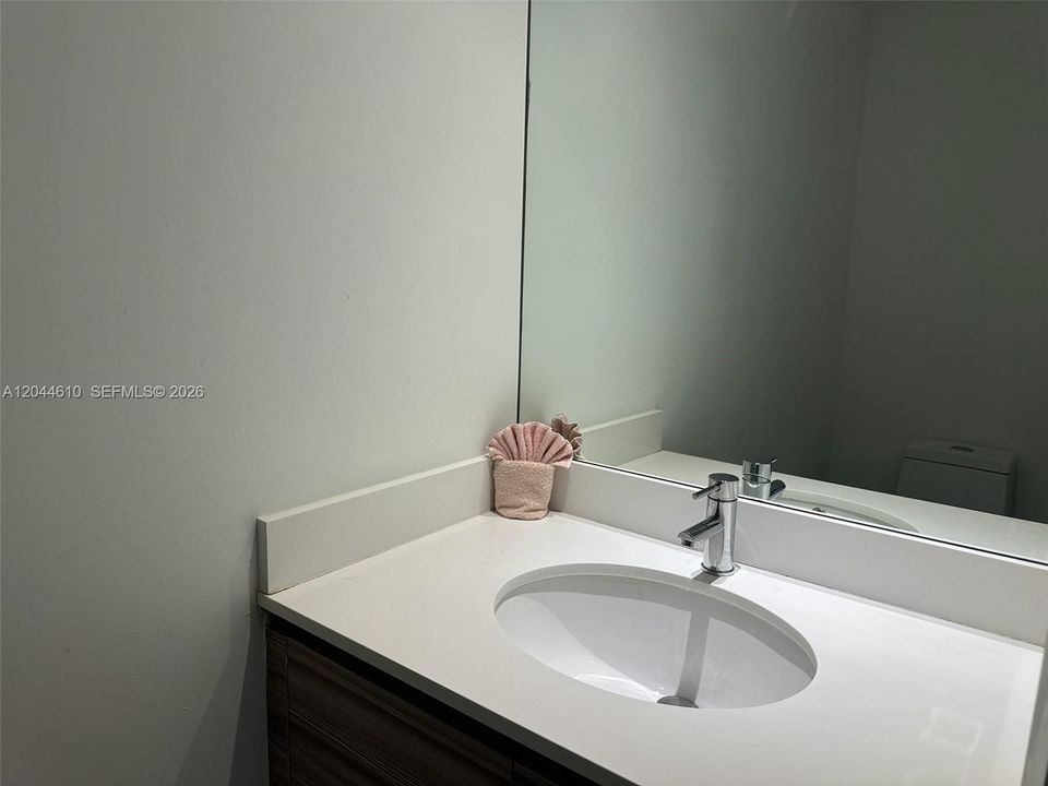 For Rent: $4,500 (1 beds, 1 baths, 621 Square Feet)