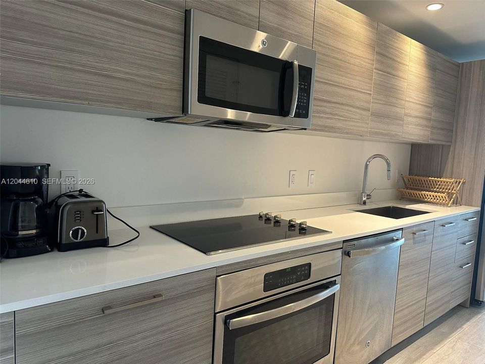 For Rent: $4,500 (1 beds, 1 baths, 621 Square Feet)