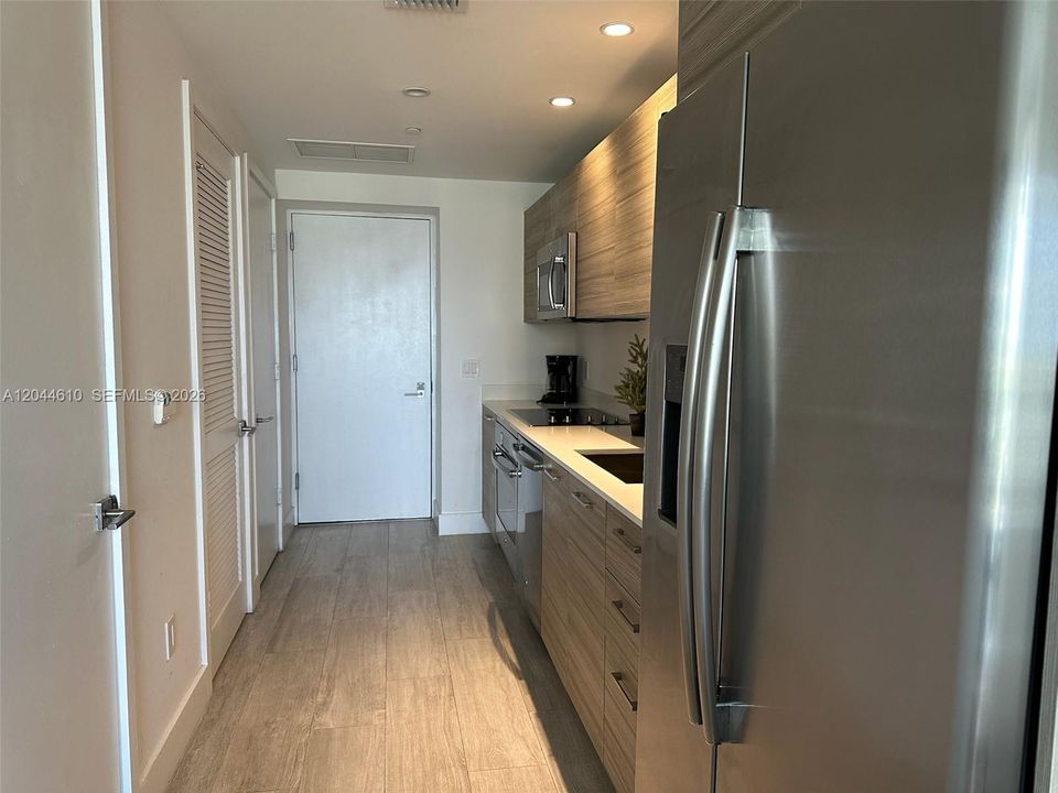 For Rent: $4,500 (1 beds, 1 baths, 621 Square Feet)