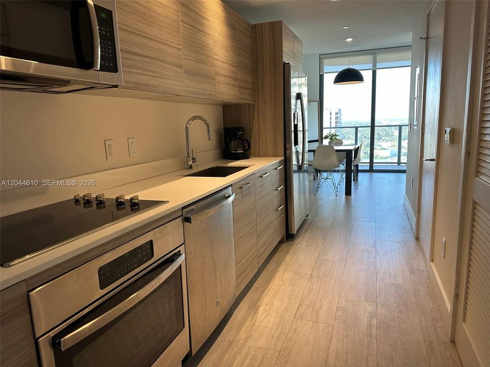 For Rent: $4,500 (1 beds, 1 baths, 621 Square Feet)