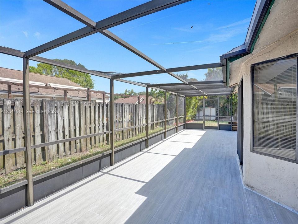 For Rent: $3,400 (3 beds, 2 baths, 1211 Square Feet)