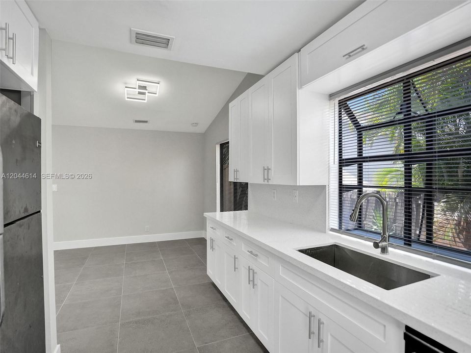 For Rent: $3,400 (3 beds, 2 baths, 1211 Square Feet)