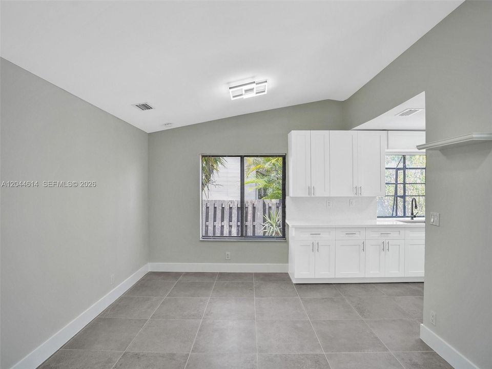 For Rent: $3,400 (3 beds, 2 baths, 1211 Square Feet)