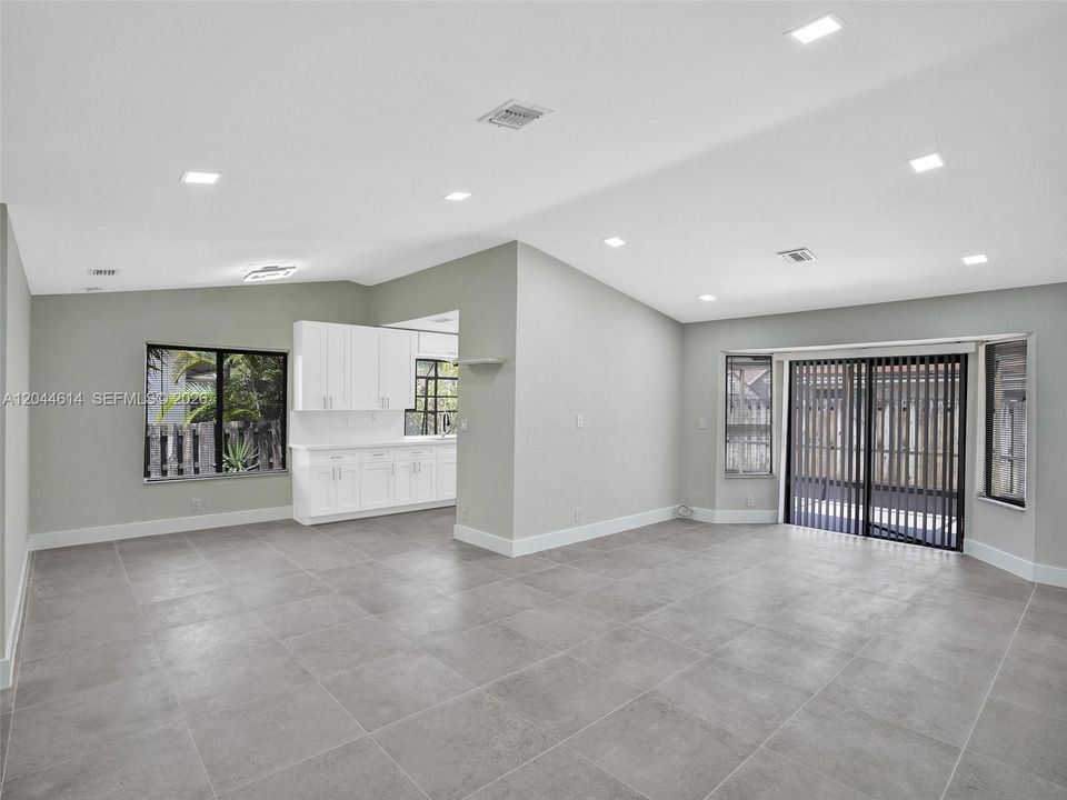 For Rent: $3,400 (3 beds, 2 baths, 1211 Square Feet)