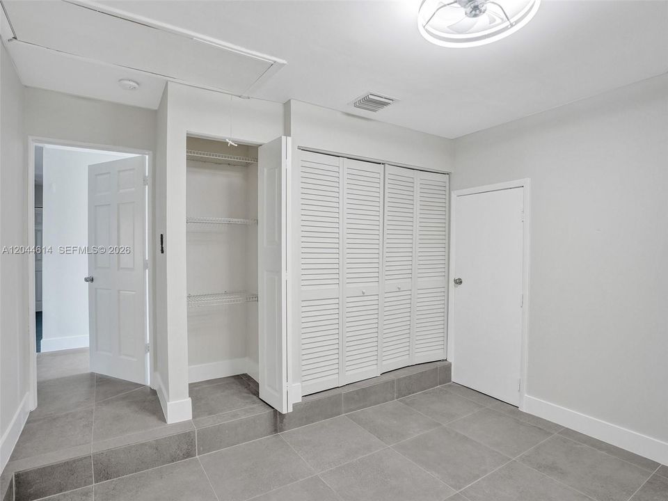 For Rent: $3,400 (3 beds, 2 baths, 1211 Square Feet)