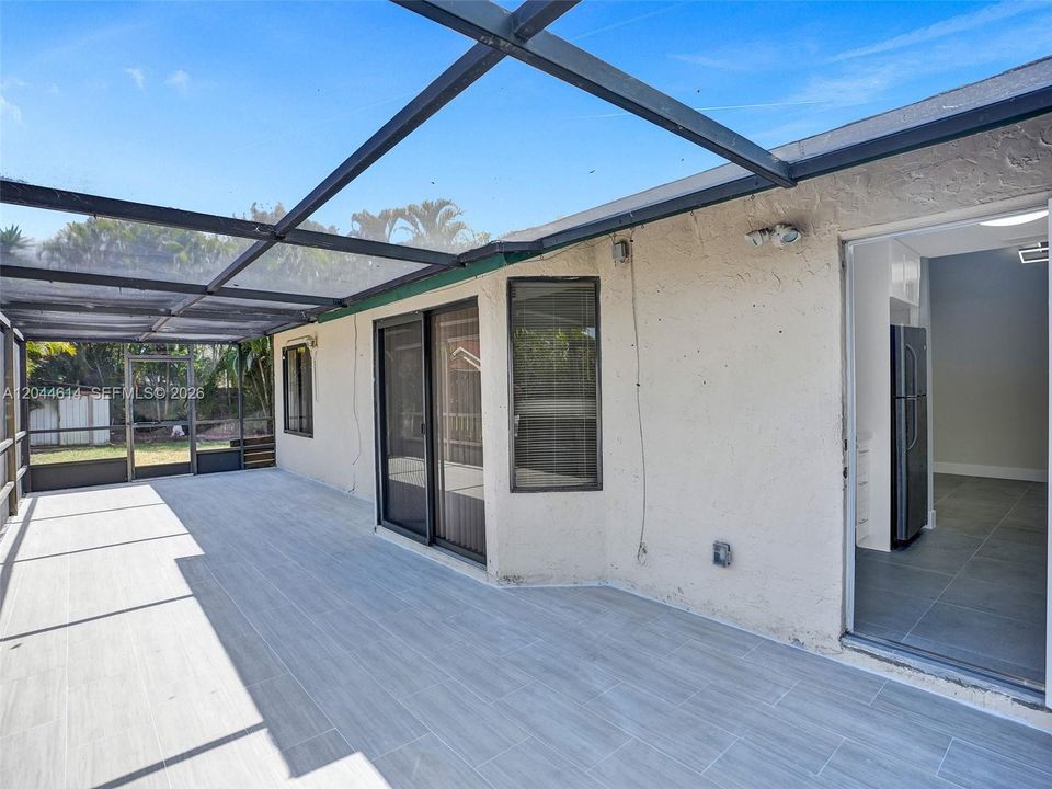 For Rent: $3,400 (3 beds, 2 baths, 1211 Square Feet)