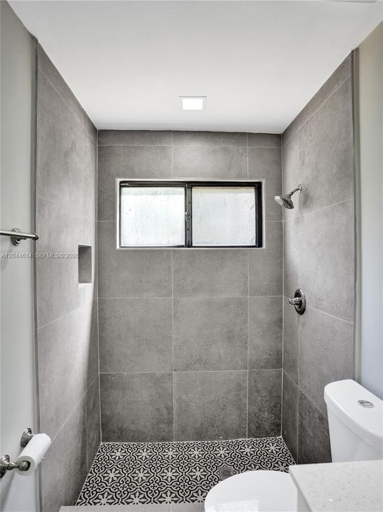 For Rent: $3,400 (3 beds, 2 baths, 1211 Square Feet)