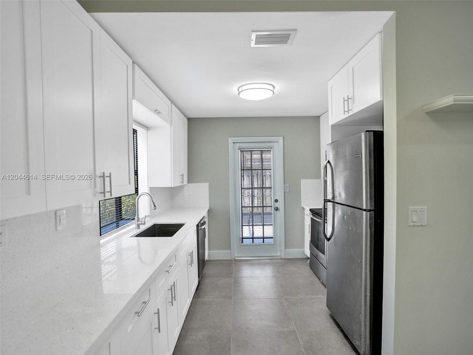 For Rent: $3,400 (3 beds, 2 baths, 1211 Square Feet)