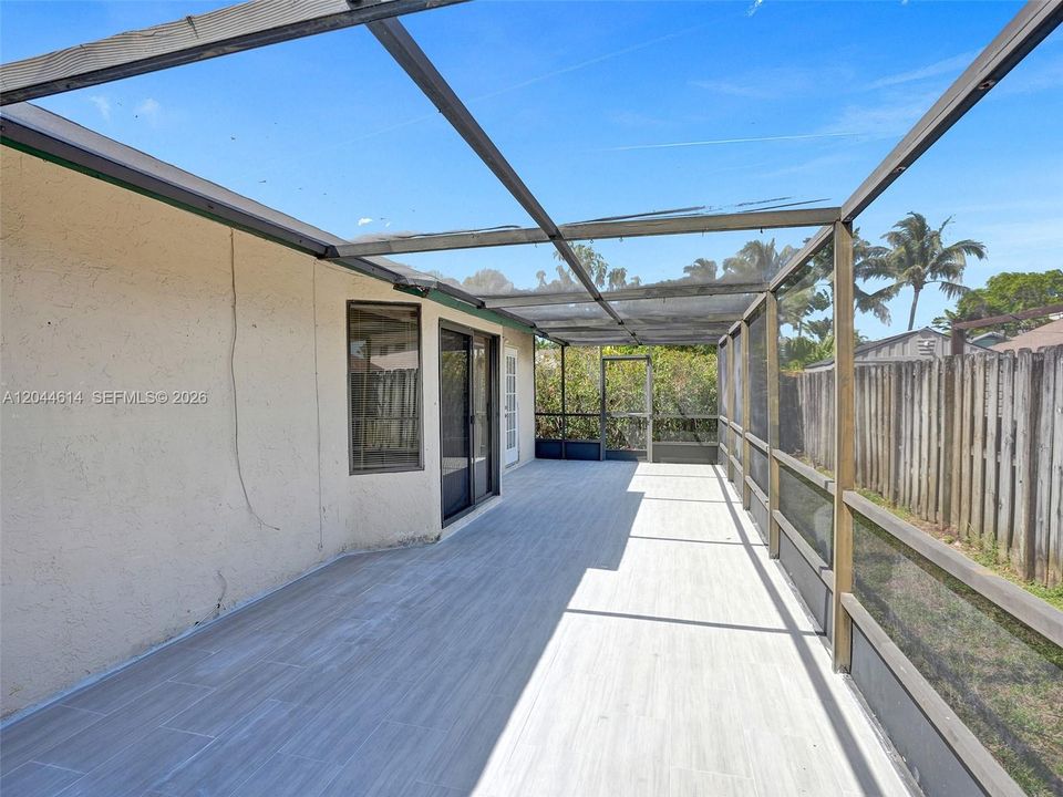 For Rent: $3,400 (3 beds, 2 baths, 1211 Square Feet)
