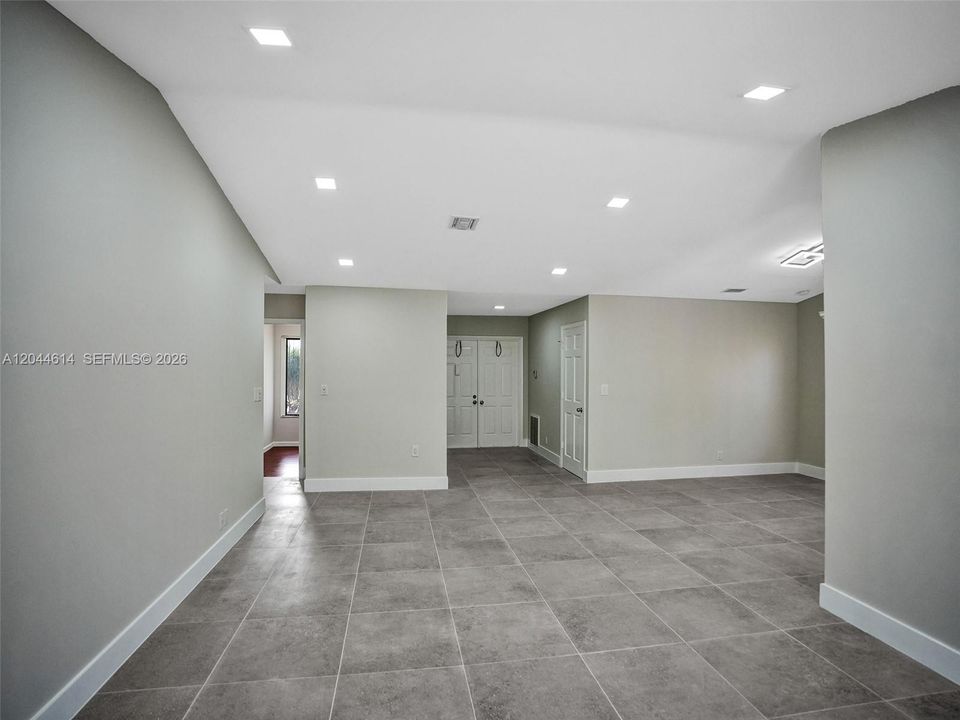For Rent: $3,400 (3 beds, 2 baths, 1211 Square Feet)