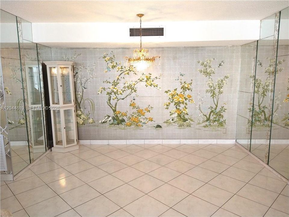 For Rent: $2,400 (2 beds, 2 baths, 1210 Square Feet)