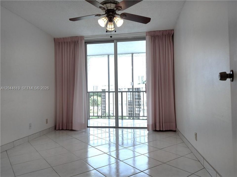 For Rent: $2,400 (2 beds, 2 baths, 1210 Square Feet)