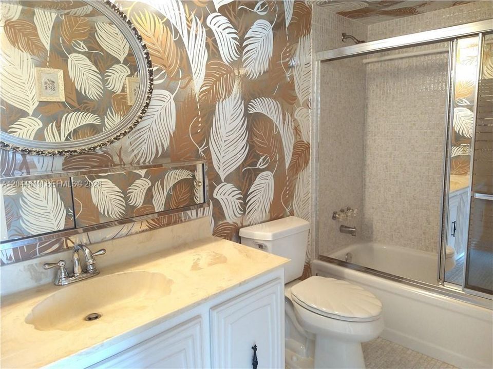 For Rent: $2,400 (2 beds, 2 baths, 1210 Square Feet)