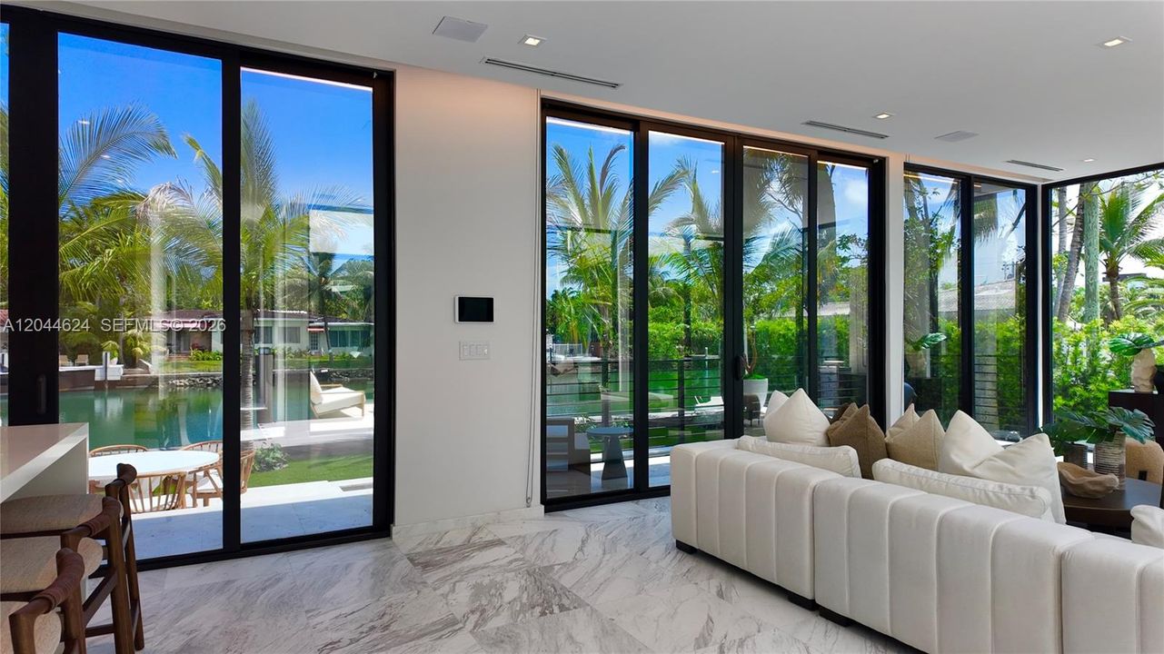 En Venta: $9,335,000 (6 camas, 6 baños, 5043 Pies cuadrados)