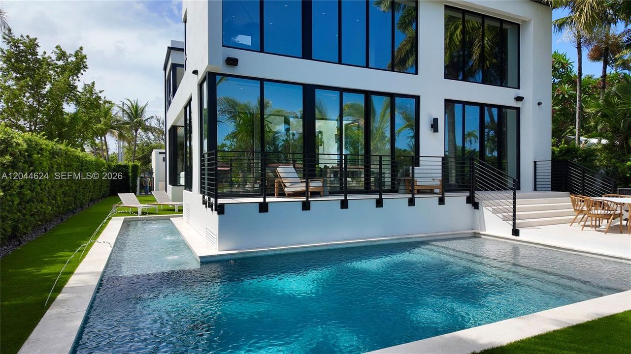 En Venta: $9,335,000 (6 camas, 6 baños, 5043 Pies cuadrados)