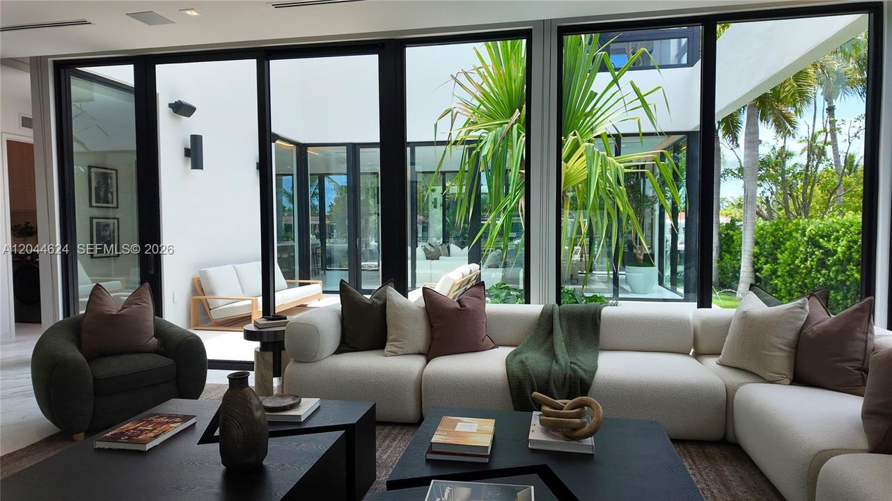 En Venta: $9,335,000 (6 camas, 6 baños, 5043 Pies cuadrados)