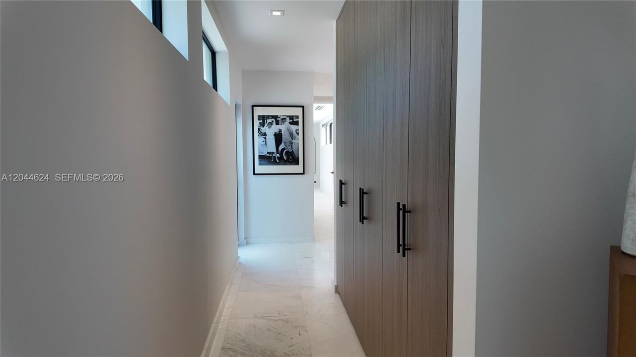 En Venta: $9,335,000 (6 camas, 6 baños, 5043 Pies cuadrados)