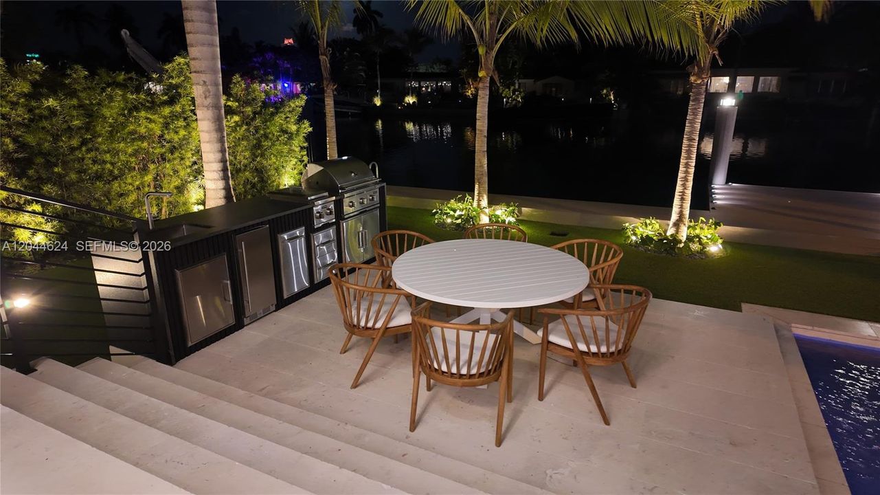 En Venta: $9,335,000 (6 camas, 6 baños, 5043 Pies cuadrados)