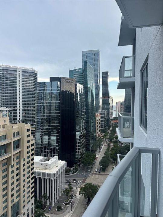 For Rent: $3,300 (1 beds, 1 baths, 963 Square Feet)