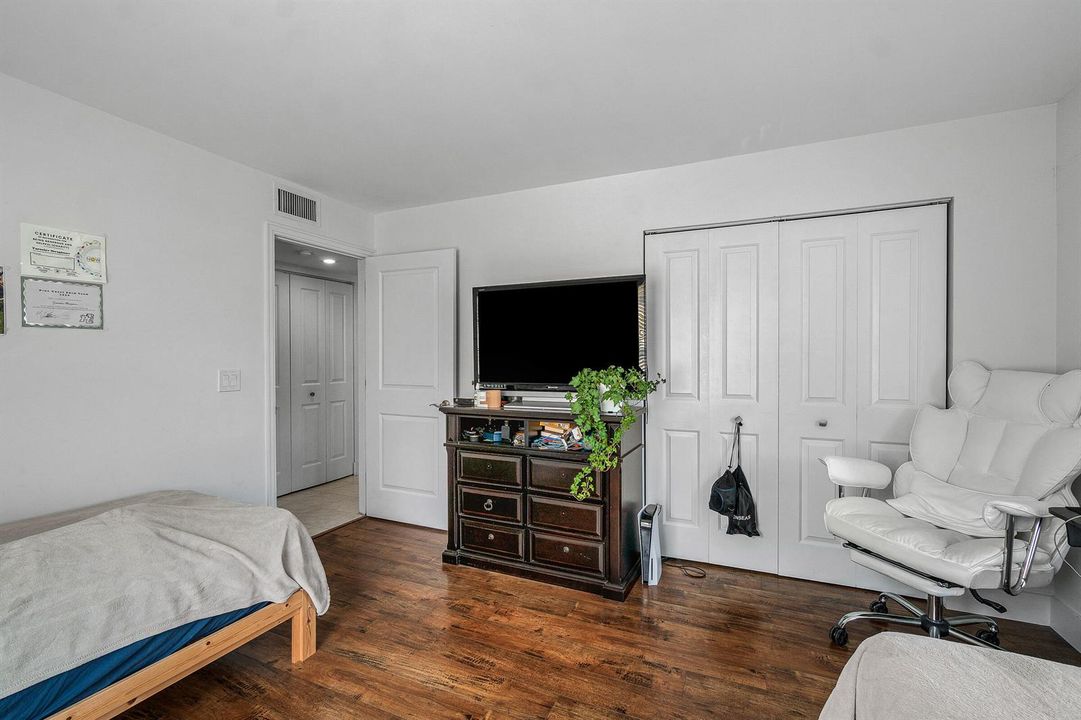 25-6283 La Costa Dr E-MLS