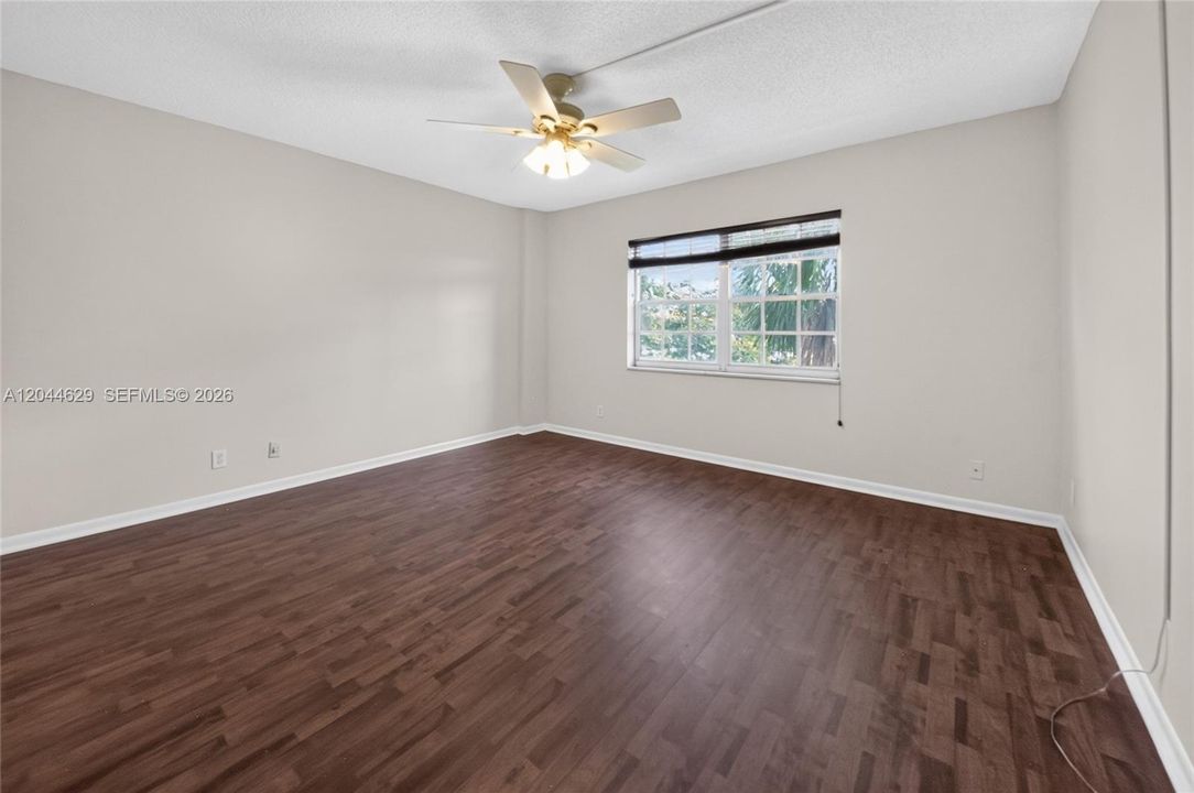 For Sale: $198,000 (2 beds, 2 baths, 900 Square Feet)