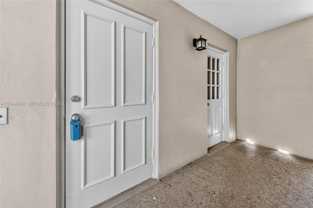 For Sale: $198,000 (2 beds, 2 baths, 900 Square Feet)