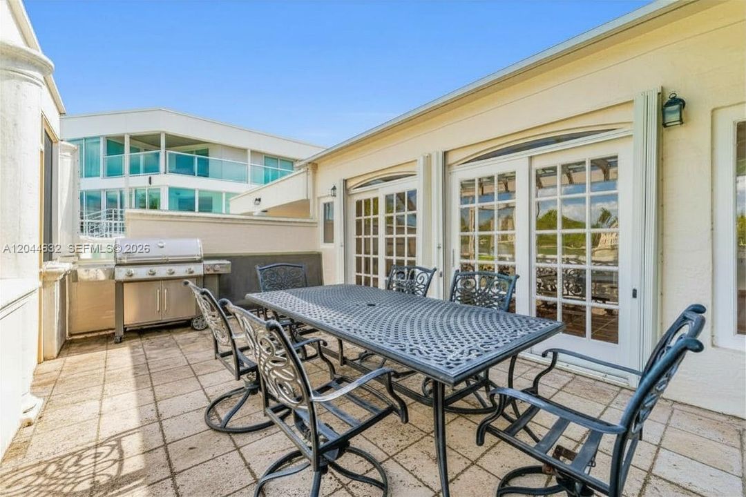 En Venta: $9,900,000 (3 camas, 2 baños, 2986 Pies cuadrados)
