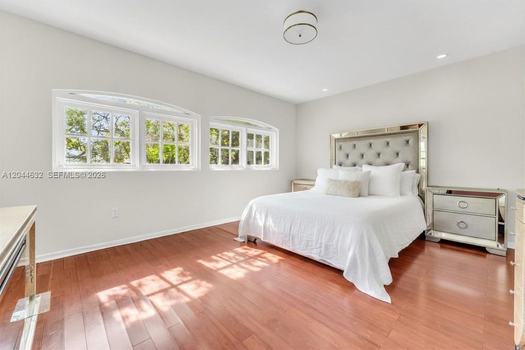 En Venta: $9,900,000 (3 camas, 2 baños, 2986 Pies cuadrados)