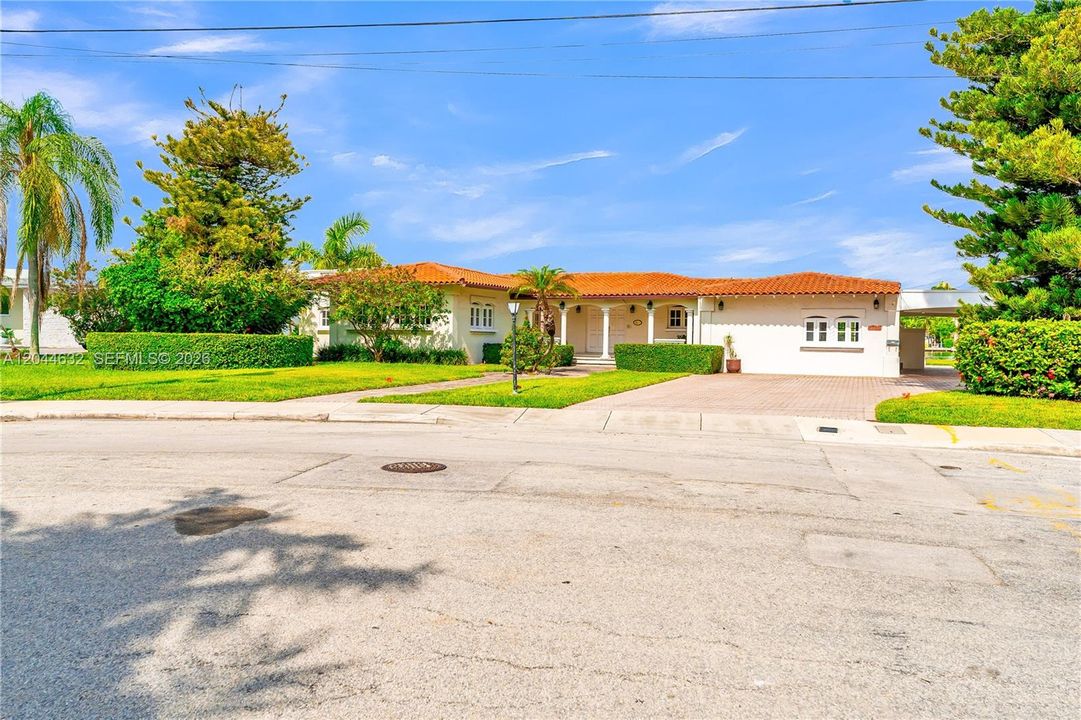 En Venta: $9,900,000 (3 camas, 2 baños, 2986 Pies cuadrados)
