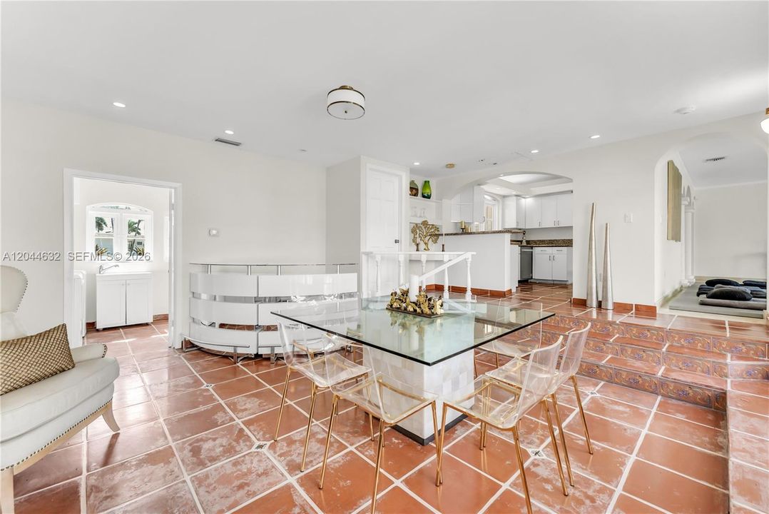 En Venta: $9,900,000 (3 camas, 2 baños, 2986 Pies cuadrados)