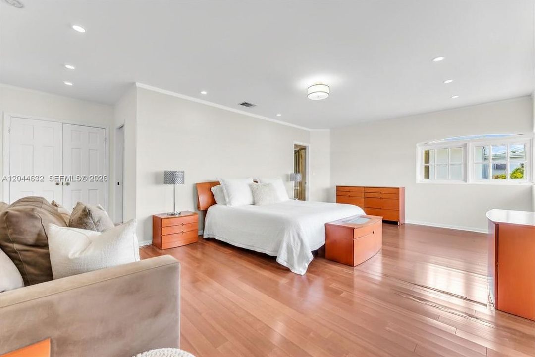 En Venta: $9,900,000 (3 camas, 2 baños, 2986 Pies cuadrados)