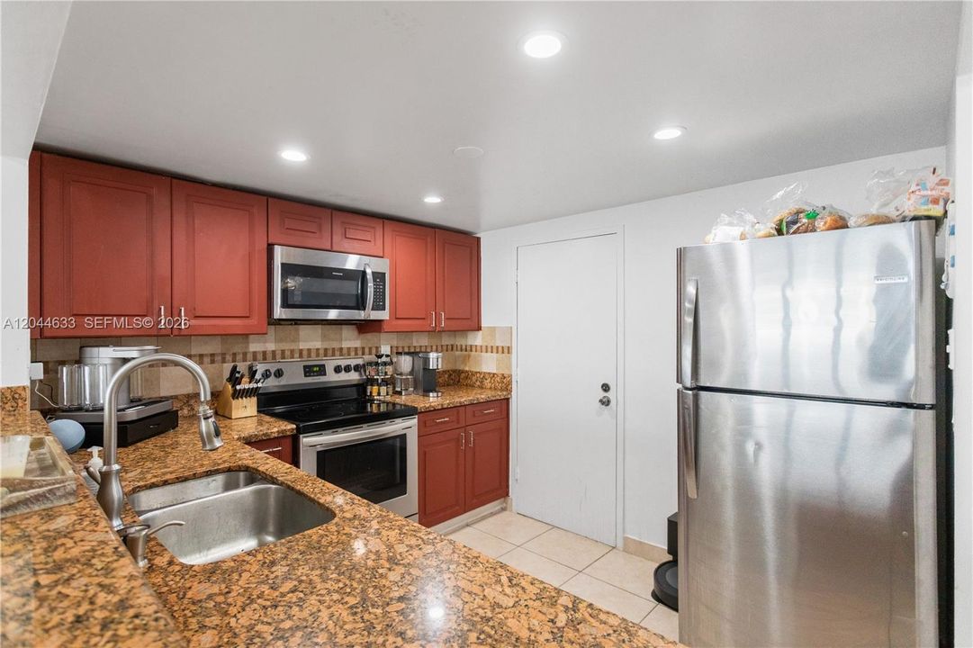 En Venta: $525,000 (2 camas, 2 baños, 1250 Pies cuadrados)