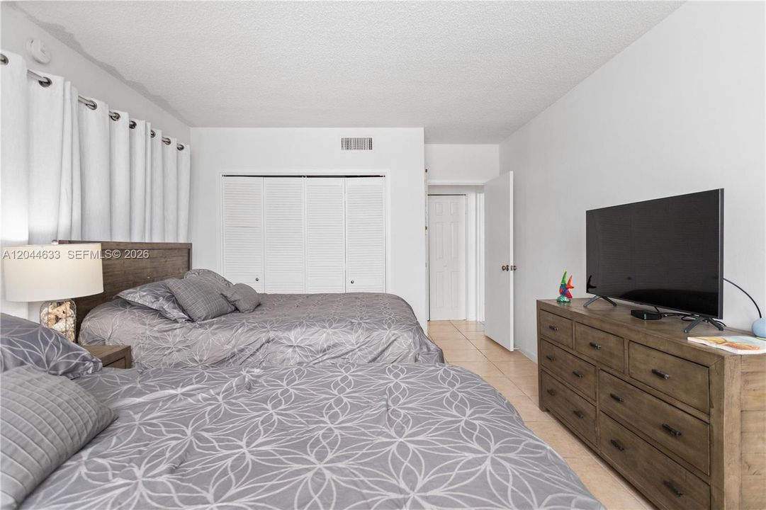 En Venta: $525,000 (2 camas, 2 baños, 1250 Pies cuadrados)