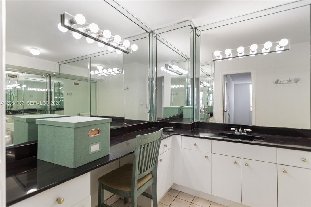 En Venta: $525,000 (2 camas, 2 baños, 1250 Pies cuadrados)