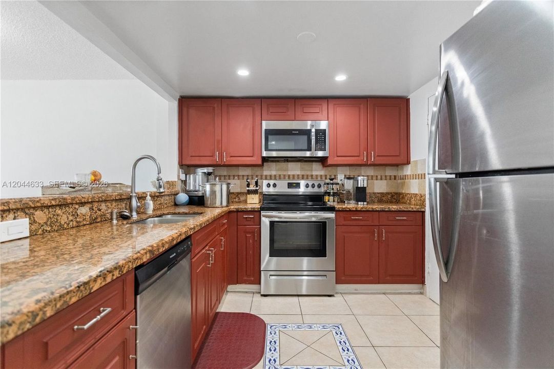 En Venta: $525,000 (2 camas, 2 baños, 1250 Pies cuadrados)