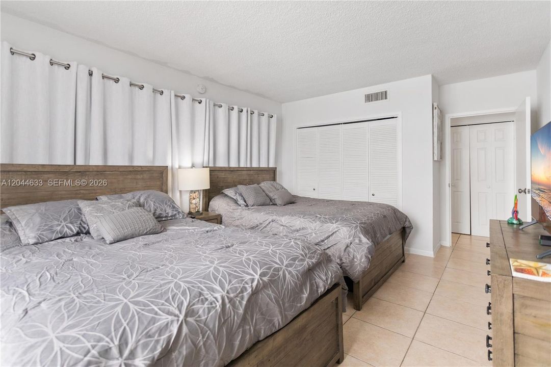 En Venta: $525,000 (2 camas, 2 baños, 1250 Pies cuadrados)