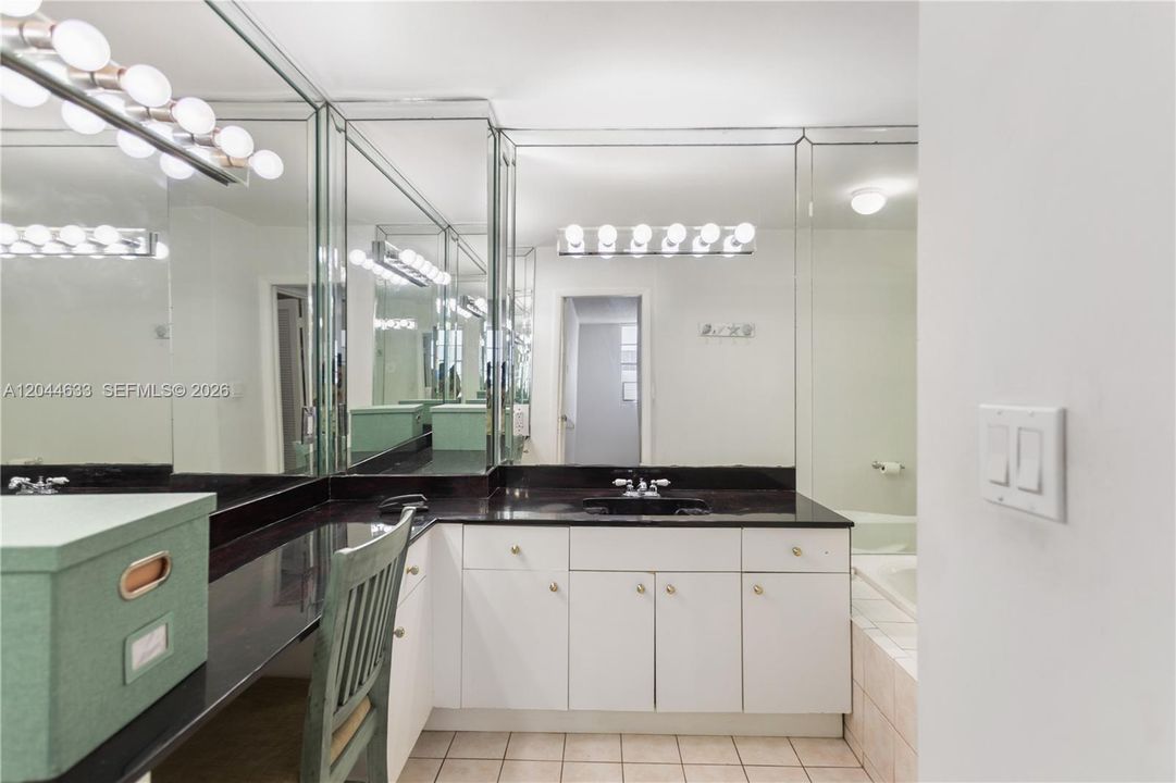En Venta: $525,000 (2 camas, 2 baños, 1250 Pies cuadrados)