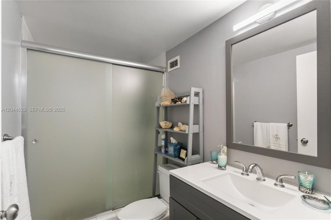 En Venta: $525,000 (2 camas, 2 baños, 1250 Pies cuadrados)