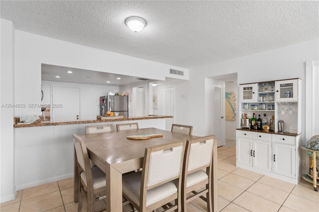 En Venta: $525,000 (2 camas, 2 baños, 1250 Pies cuadrados)
