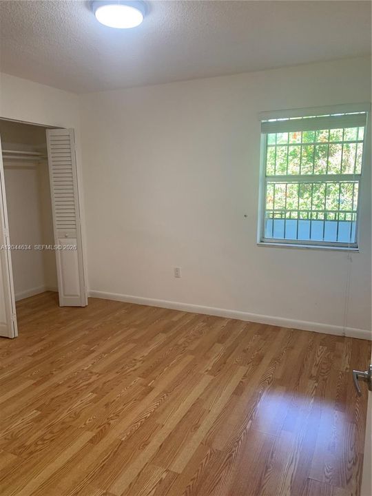 For Rent: $2,250 (2 beds, 1 baths, 866 Square Feet)