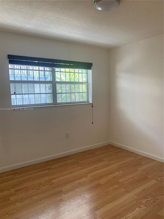 For Rent: $2,250 (2 beds, 1 baths, 866 Square Feet)