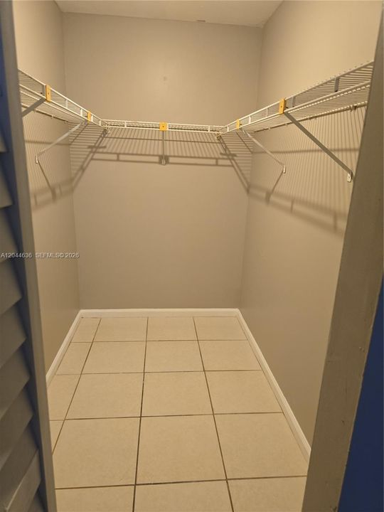 For Sale: $345,000 (3 beds, 2 baths, 1403 Square Feet)