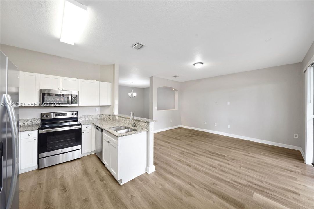 For Sale: $615,000 (4 beds, 2 baths, 1894 Square Feet)
